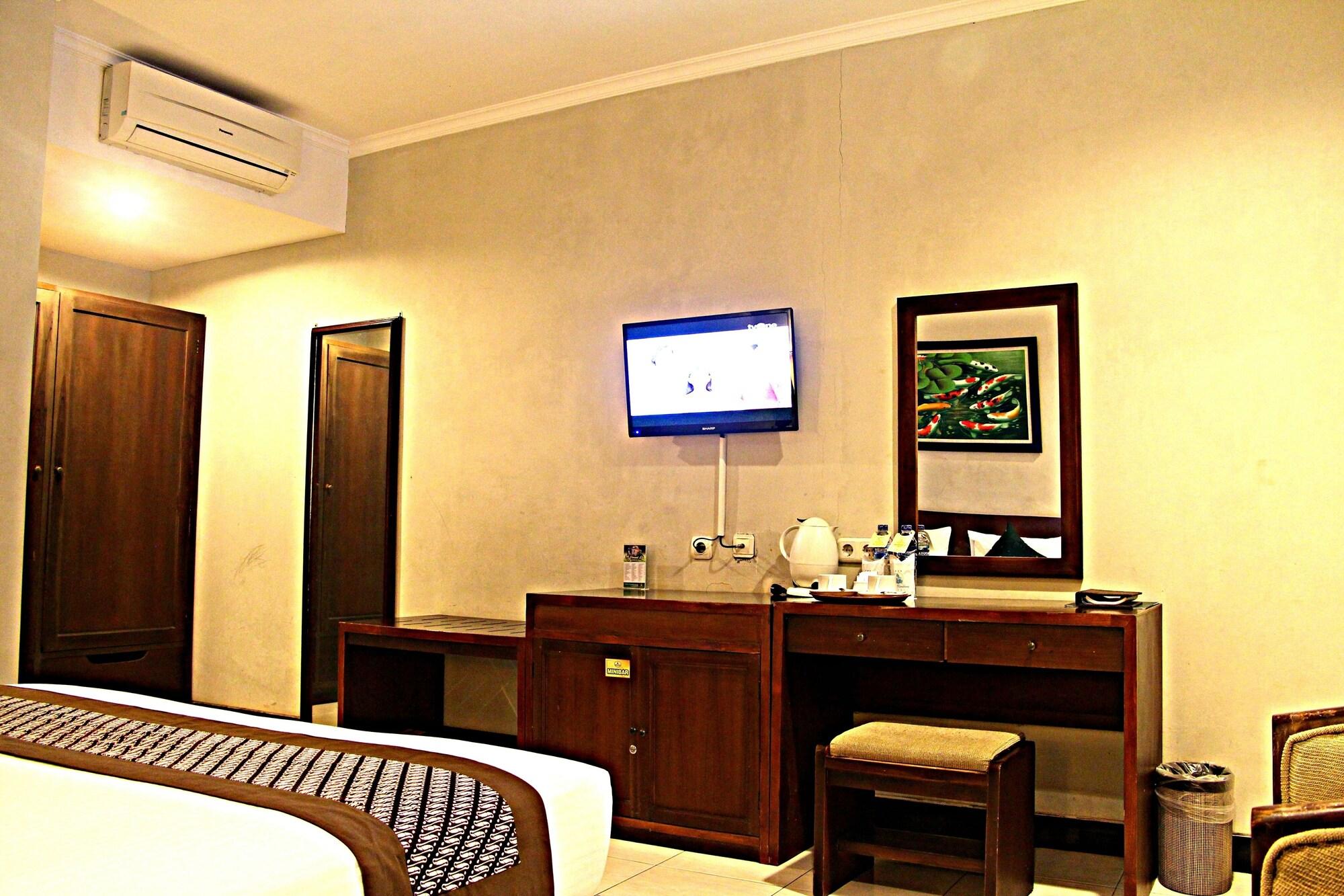 Cakra Kembang Hotel Kejayan Exterior foto