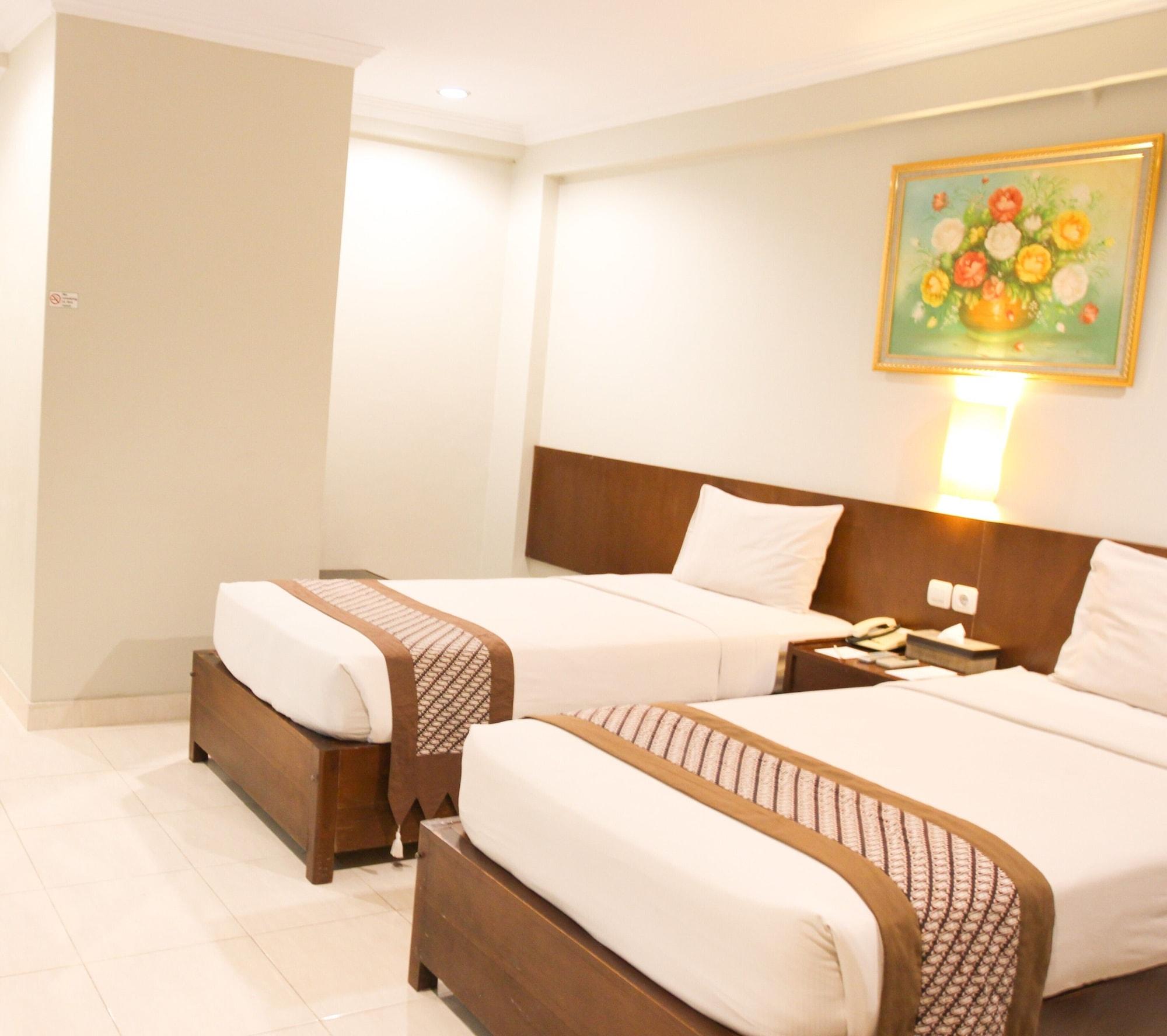 Cakra Kembang Hotel Kejayan Exterior foto