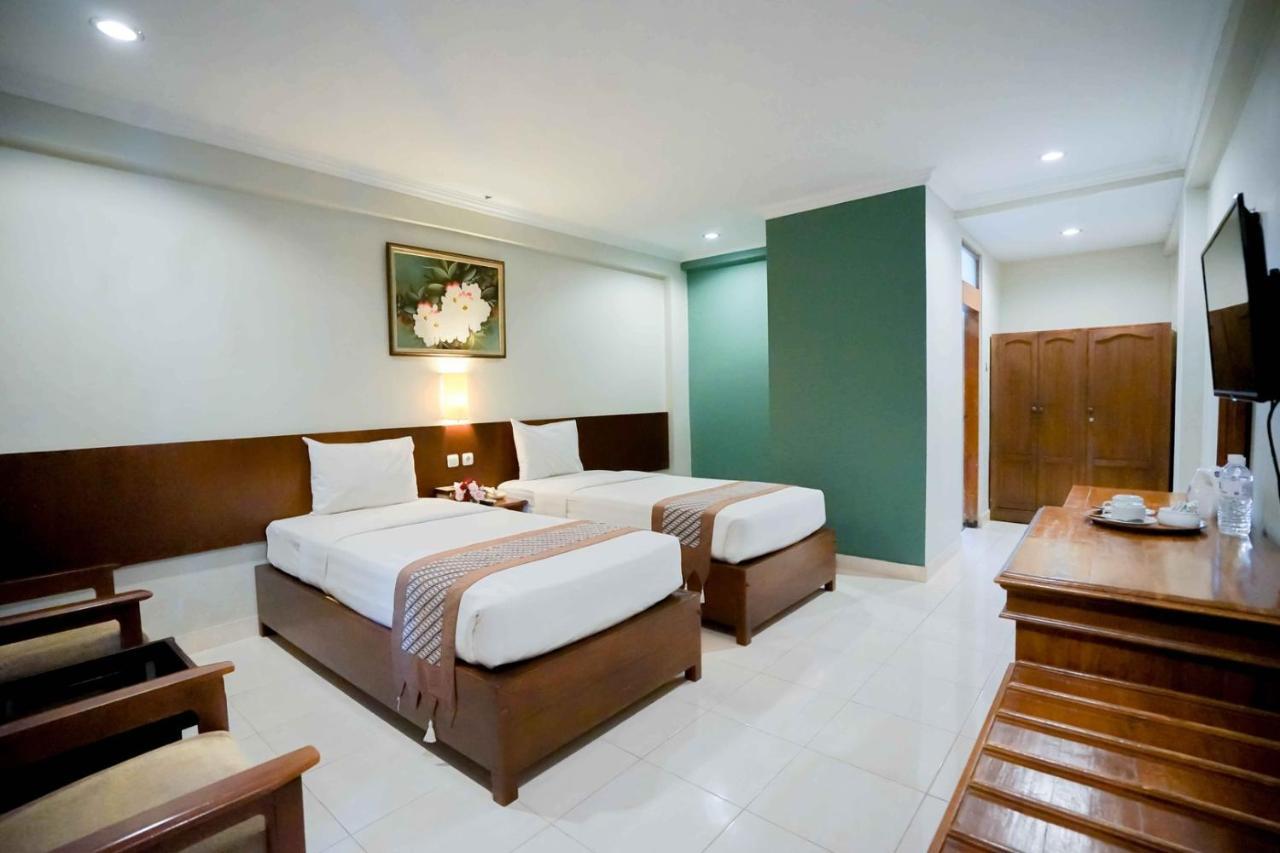 Cakra Kembang Hotel Kejayan Exterior foto