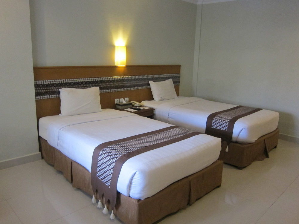Cakra Kembang Hotel Kejayan Exterior foto